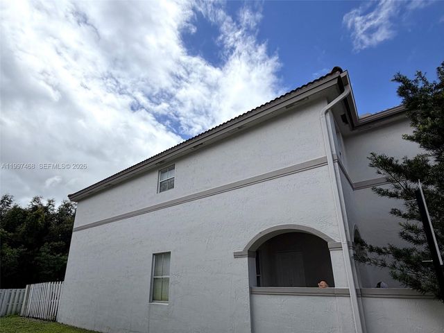 11026 NW 43rd Ter, Doral, FL 33178