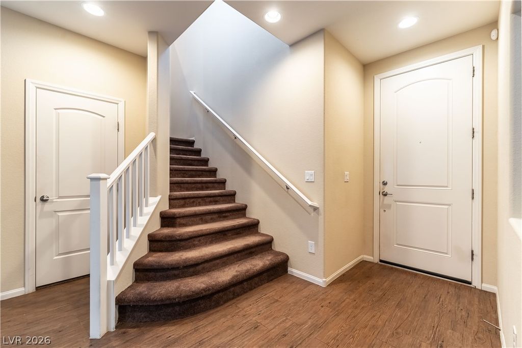6433 Mayfair Park Street, Las Vegas, NV 89166 — photo 4