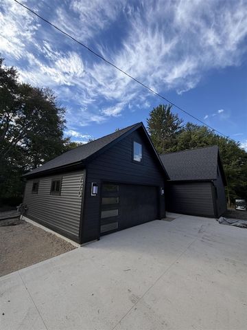 770 W Pontaluna Road, Norton Shores, MI 49444