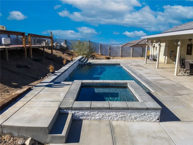 22227 Skyline, Apple Valley, CA 92308