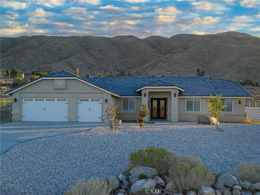 22227 Skyline, Apple Valley, CA 92308
