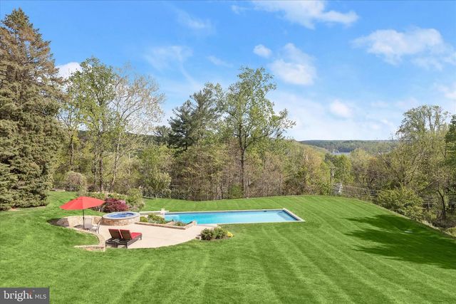 2606 BRIGADOON RD, Phoenix, MD 21131