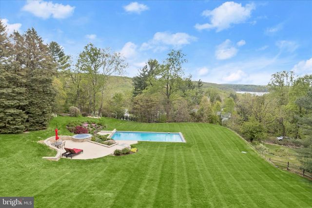 2606 BRIGADOON RD, Phoenix, MD 21131
