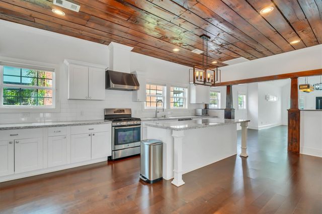 2405 Keene Street, Houston, TX 77009