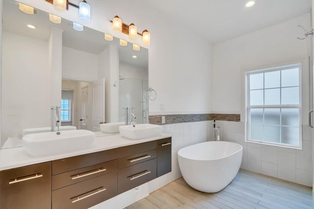 2405 Keene Street, Houston, TX 77009