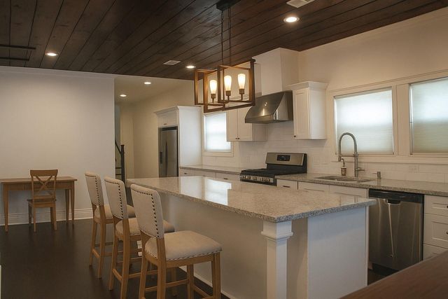 2405 Keene Street, Houston, TX 77009