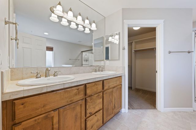 2055 NW Larch Avenue, Redmond, OR 97756