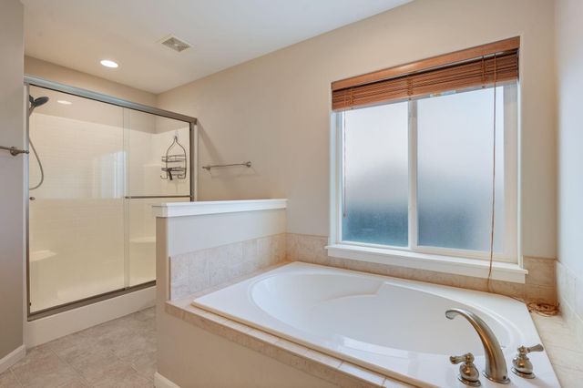 2055 NW Larch Avenue, Redmond, OR 97756