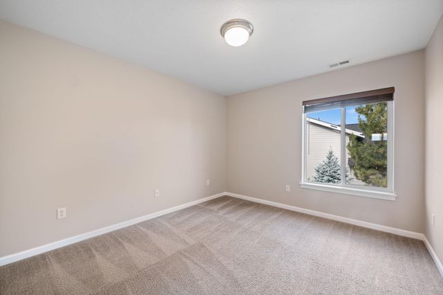 2055 NW Larch Avenue, Redmond, OR 97756