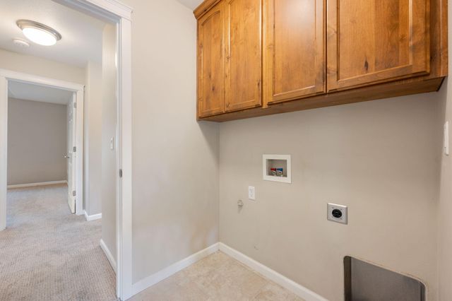 2055 NW Larch Avenue, Redmond, OR 97756