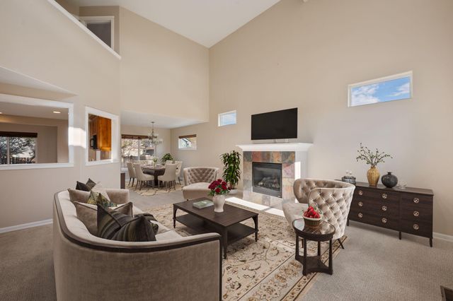 2055 NW Larch Avenue, Redmond, OR 97756