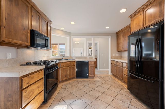 2055 NW Larch Avenue, Redmond, OR 97756