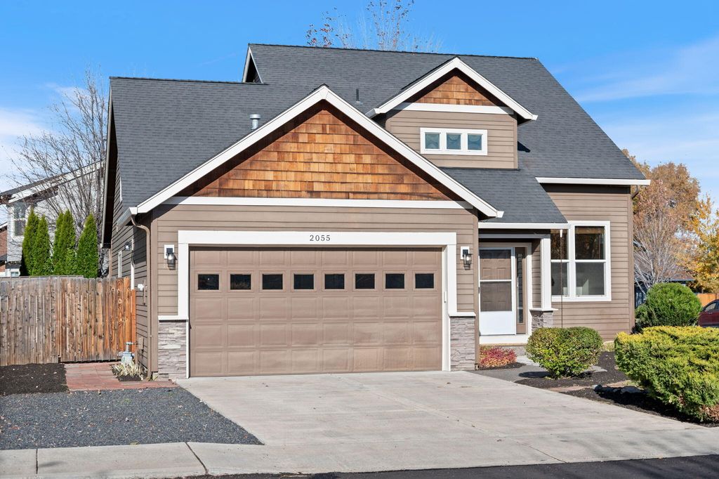 2055 NW Larch Avenue, Redmond, OR 97756