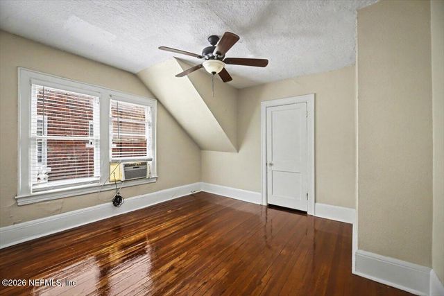 1527 NALDO Avenue, Jacksonville, FL 32207