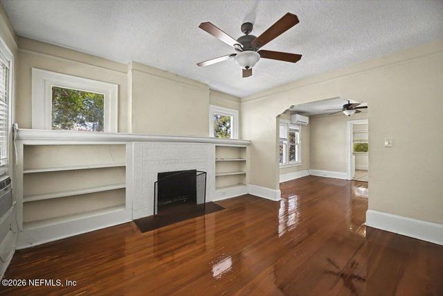 1527 NALDO Avenue, Jacksonville, FL 32207