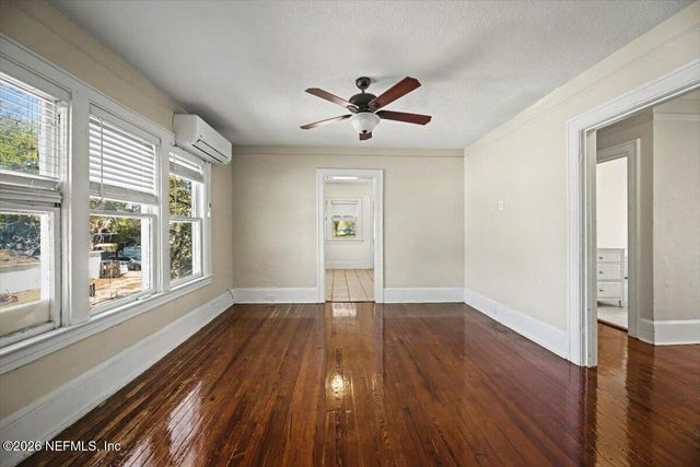 1527 NALDO Avenue, Jacksonville, FL 32207