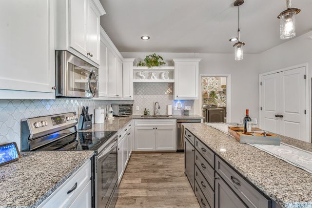 2414 Creek Drive, Granbury, TX 76048