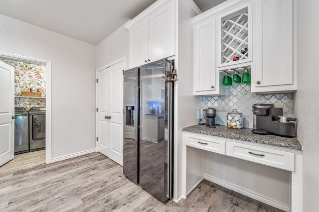 2414 Creek Drive, Granbury, TX 76048