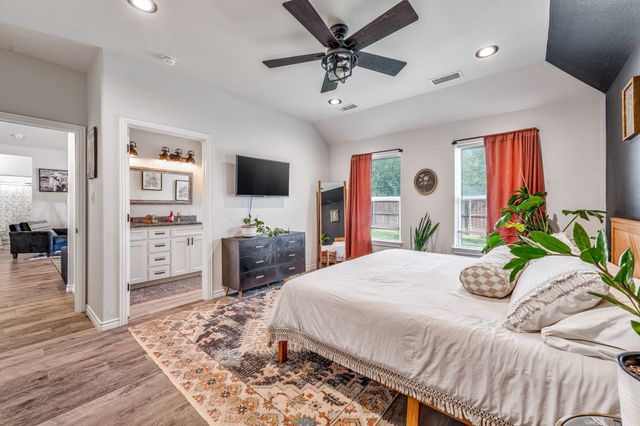 2414 Creek Drive, Granbury, TX 76048
