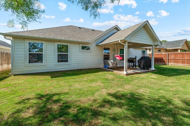 2414 Creek Drive, Granbury, TX 76048