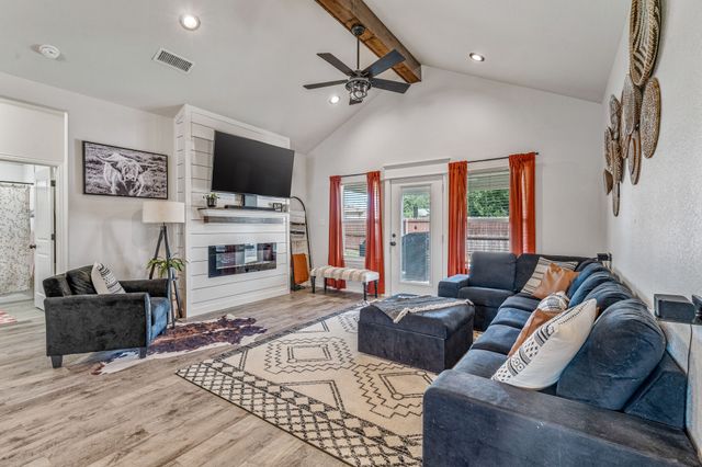 2414 Creek Drive, Granbury, TX 76048