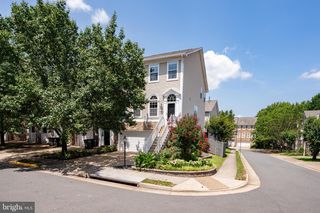 47396 VICTORIA FALLS SQ, Sterling, VA 20165