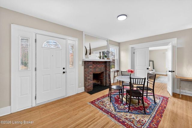 10117 Whipps Mill Rd, Louisville, KY 40223