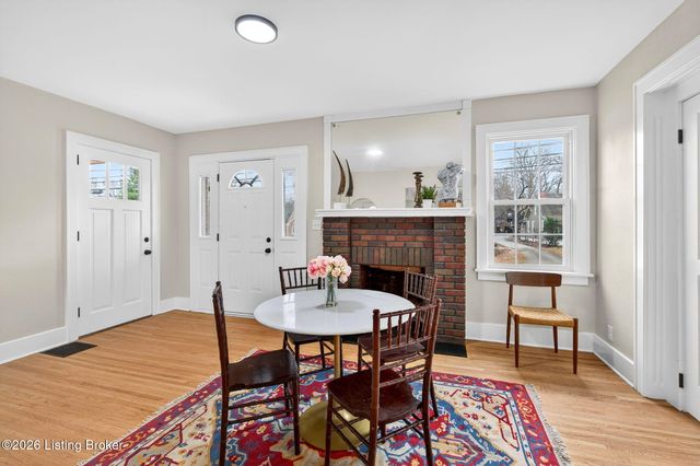 10117 Whipps Mill Rd, Louisville, KY 40223