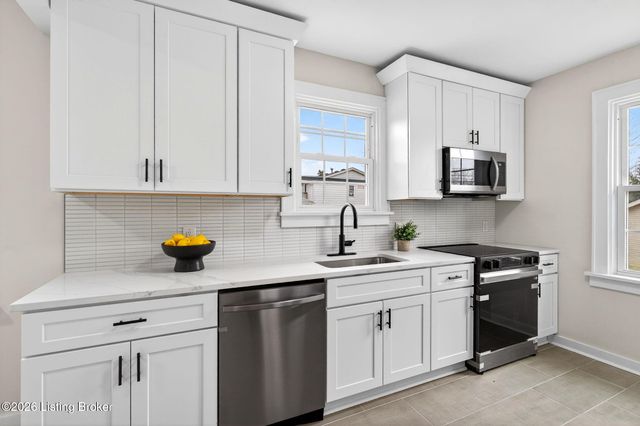 10117 Whipps Mill Rd, Louisville, KY 40223