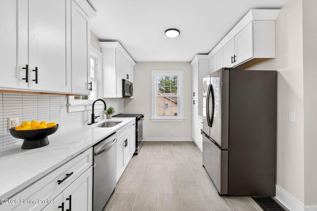 10117 Whipps Mill Rd, Louisville, KY 40223