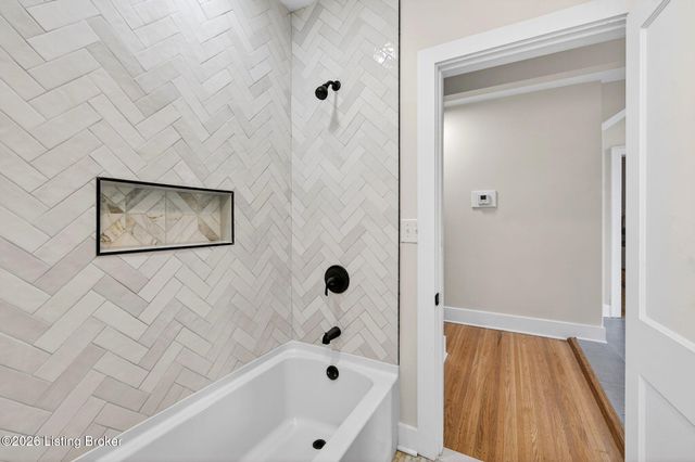 10117 Whipps Mill Rd, Louisville, KY 40223