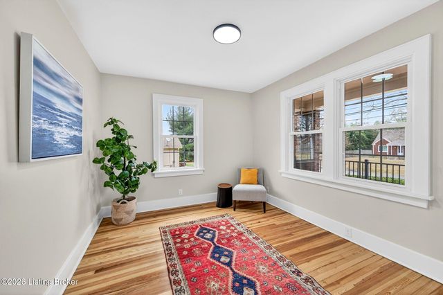 10117 Whipps Mill Rd, Louisville, KY 40223