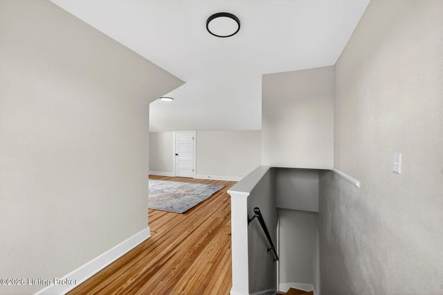 10117 Whipps Mill Rd, Louisville, KY 40223