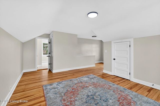 10117 Whipps Mill Rd, Louisville, KY 40223