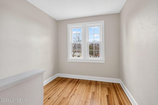 10117 Whipps Mill Rd, Louisville, KY 40223