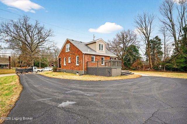 10117 Whipps Mill Rd, Louisville, KY 40223