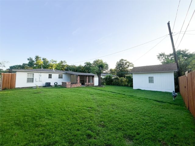 2817 Waskom Street, Dallas, TX 75228