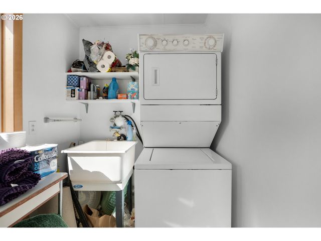 2977 SUNSET Blvd, Seaside, OR 97138