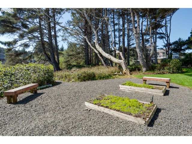 2977 SUNSET Blvd, Seaside, OR 97138