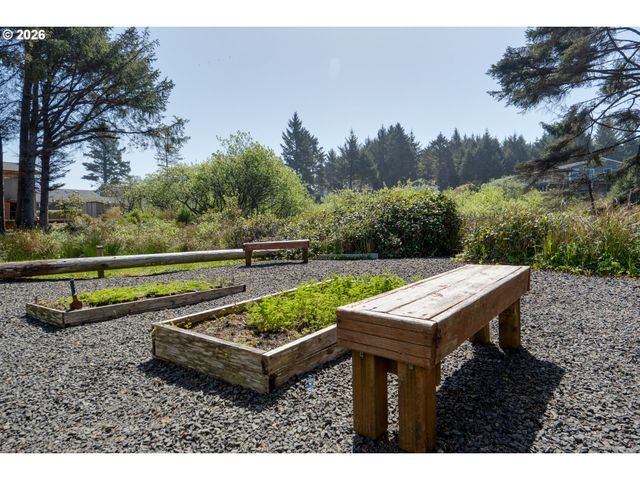 2977 SUNSET Blvd, Seaside, OR 97138