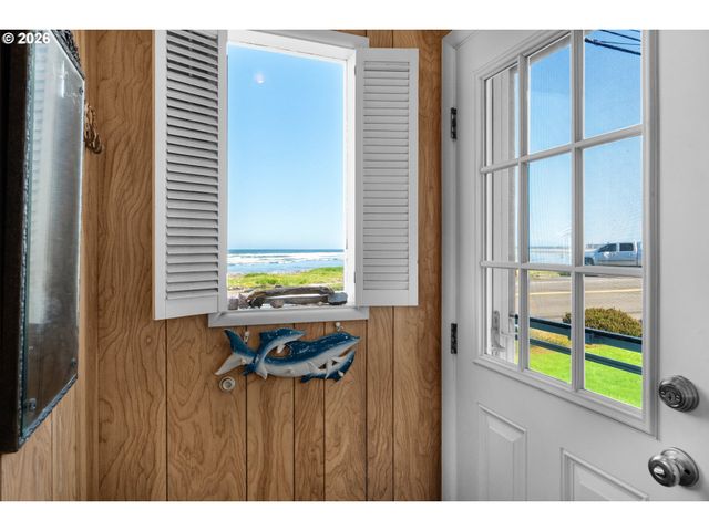 2977 SUNSET Blvd, Seaside, OR 97138