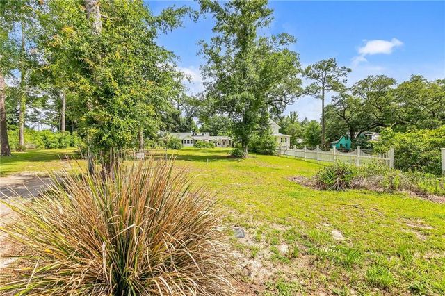 7189 Helton Drive, Foley, AL 36535