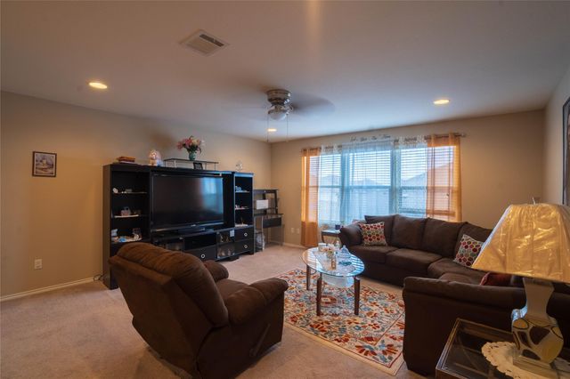 862 Apricot DR, Kyle, TX 78640