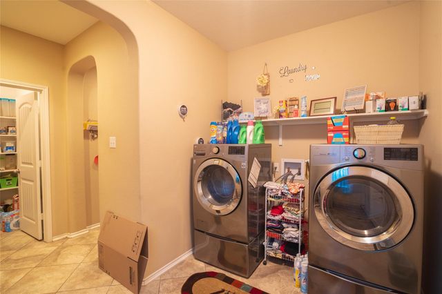 862 Apricot DR, Kyle, TX 78640
