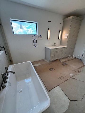 2936 W ROGERS AVENUE, Tampa, FL 33611