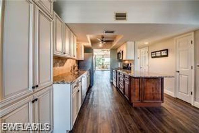 1206 SE 40th ST # 302, Cape Coral, FL 33904