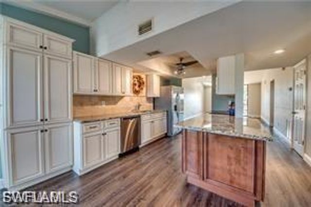 1206 SE 40th ST # 302, Cape Coral, FL 33904