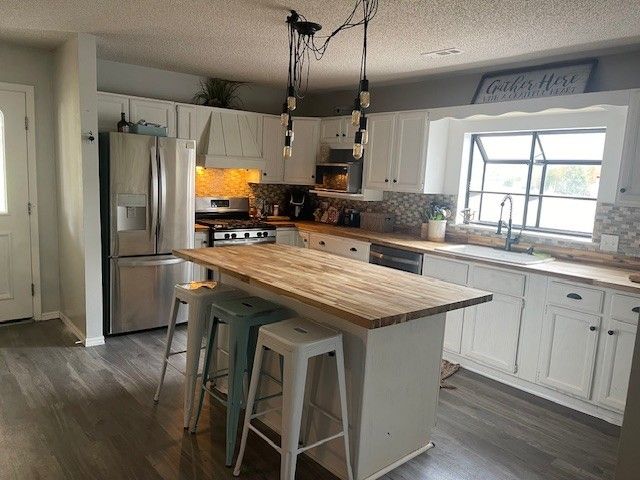 1308 W Stultz Road, Springdale, AR 72764