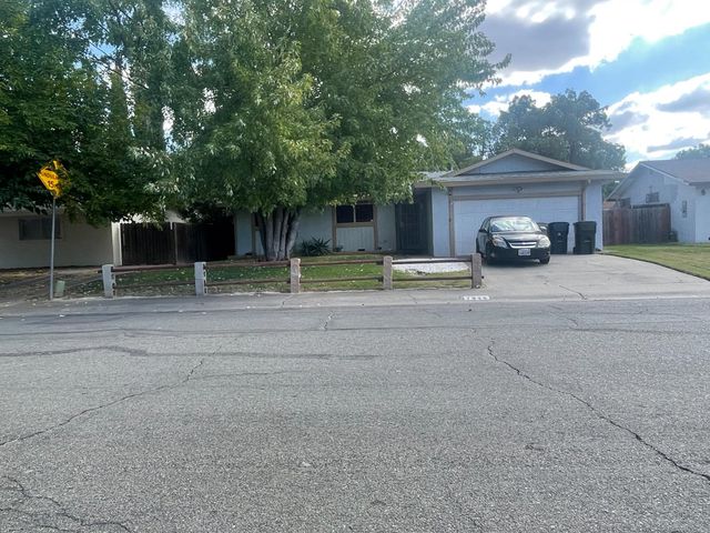 7948 Grandstaff Dr, Sacramento, CA 95823