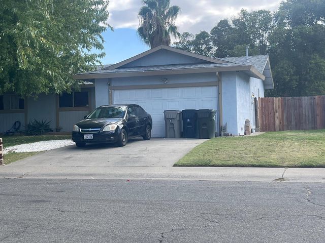 7948 Grandstaff Dr, Sacramento, CA 95823